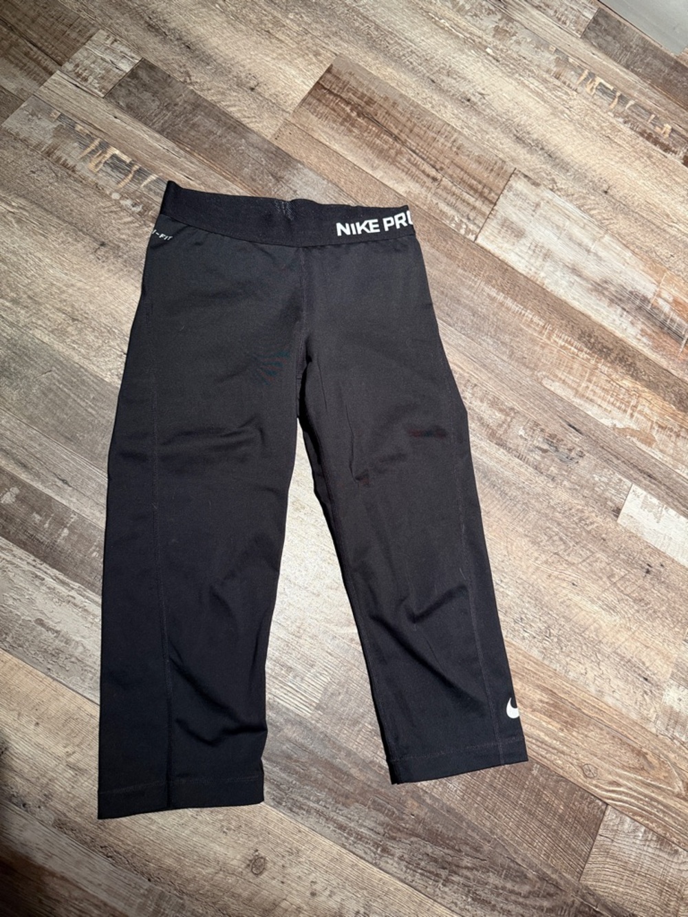 Nike Black Cropped Leggings